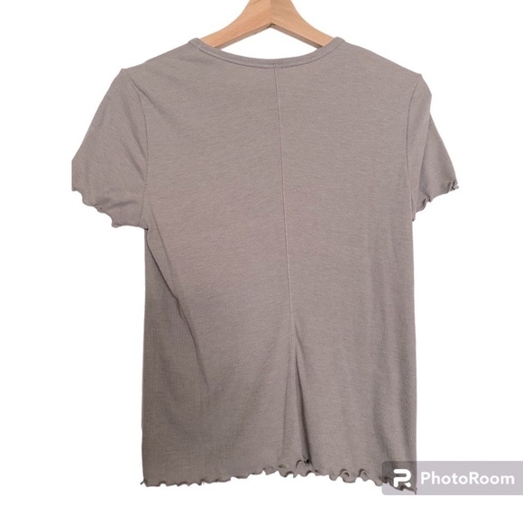 PINK GRAY FITTED RIBBED TEESHIRT WITH LETTUCE HEM SIZE MEDIUM - Picture 3 of 3